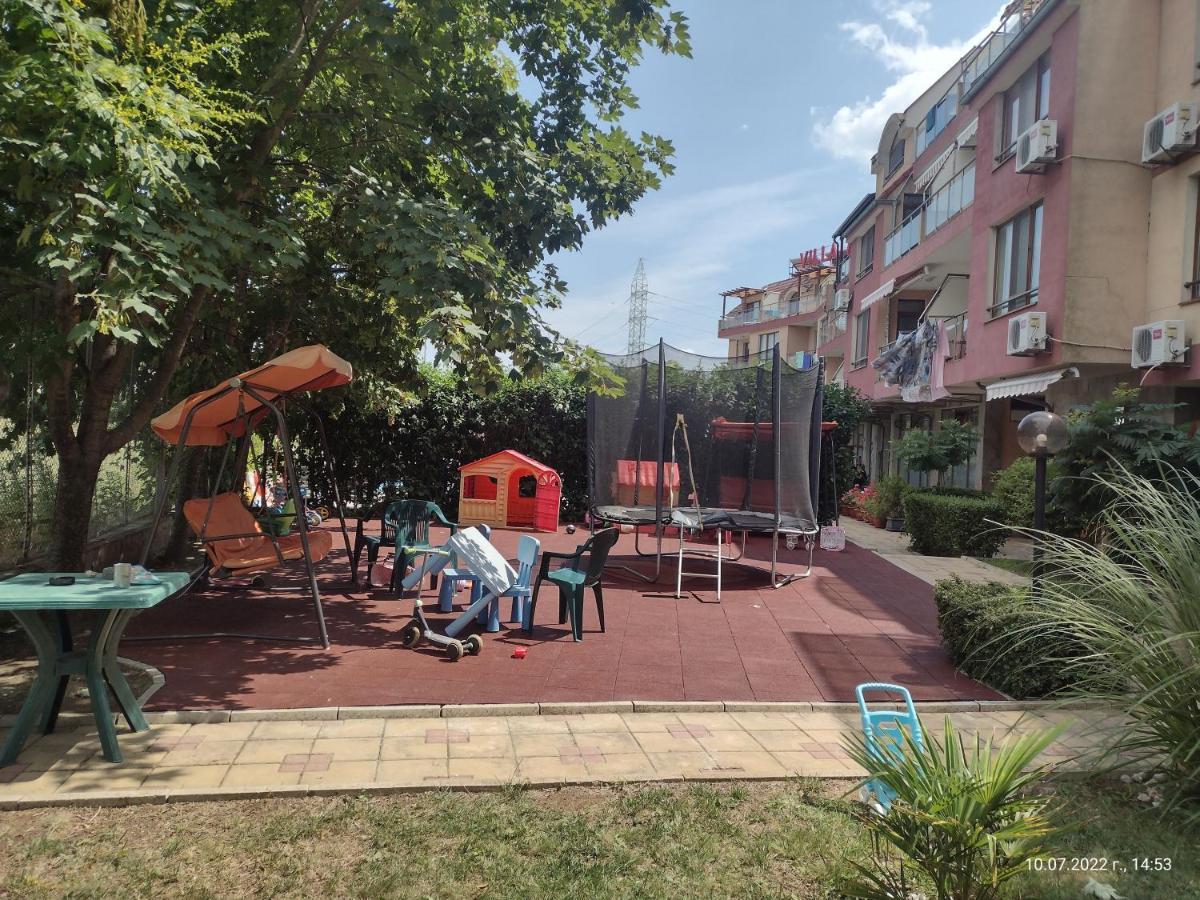 Апартамент На Къмпинг Градина Chernomorets Exterior photo